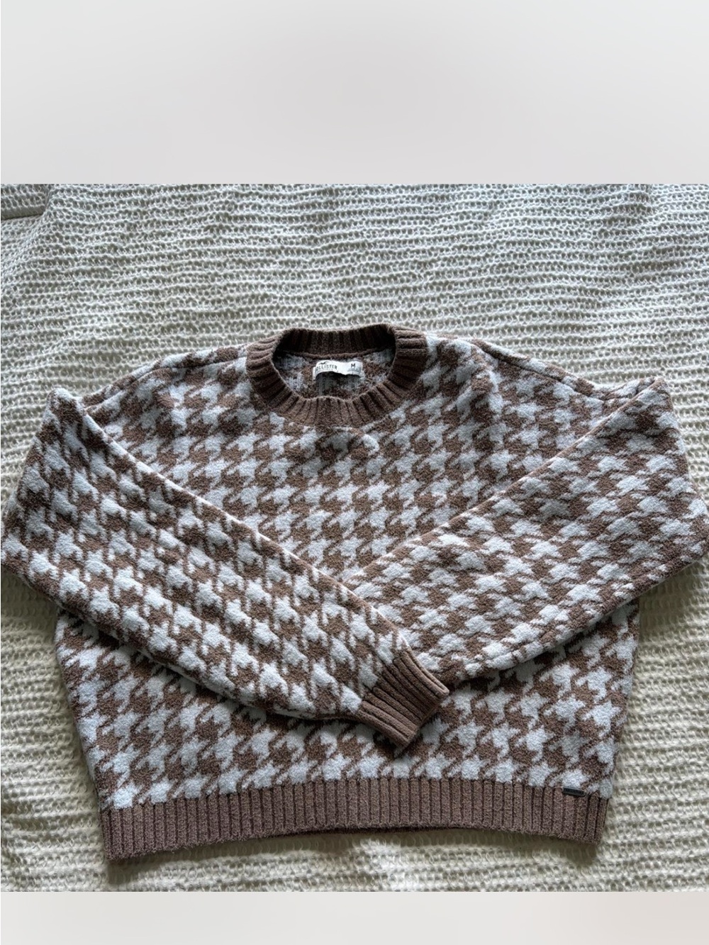Women’s Hollister brown and white houndstooth sweater size medium
